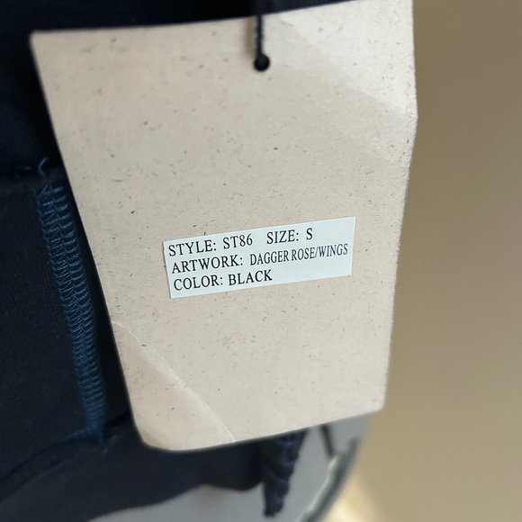 Woman’s Raw Hoodie. Beautiful art work! NWT. Made in USA - Picture 10 of 12